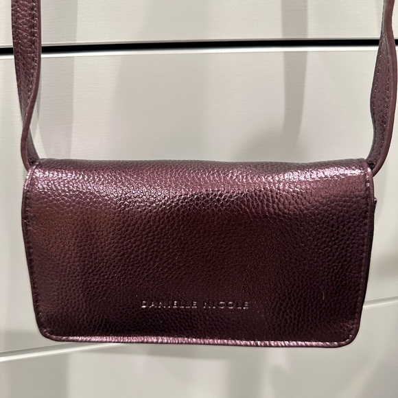 Rare Danielle Nicole Crossbody - Picture 4 of 5